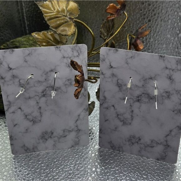 "5/$25" 2 Pairs Of Circle/Teardrop Minimalist Silver Tone Dangle Earrings - Picture 2 of 6